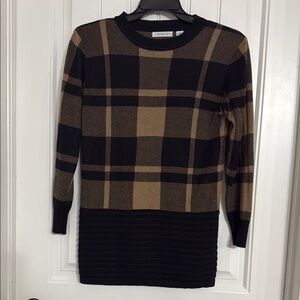 Passport Black and Tan Knit Top